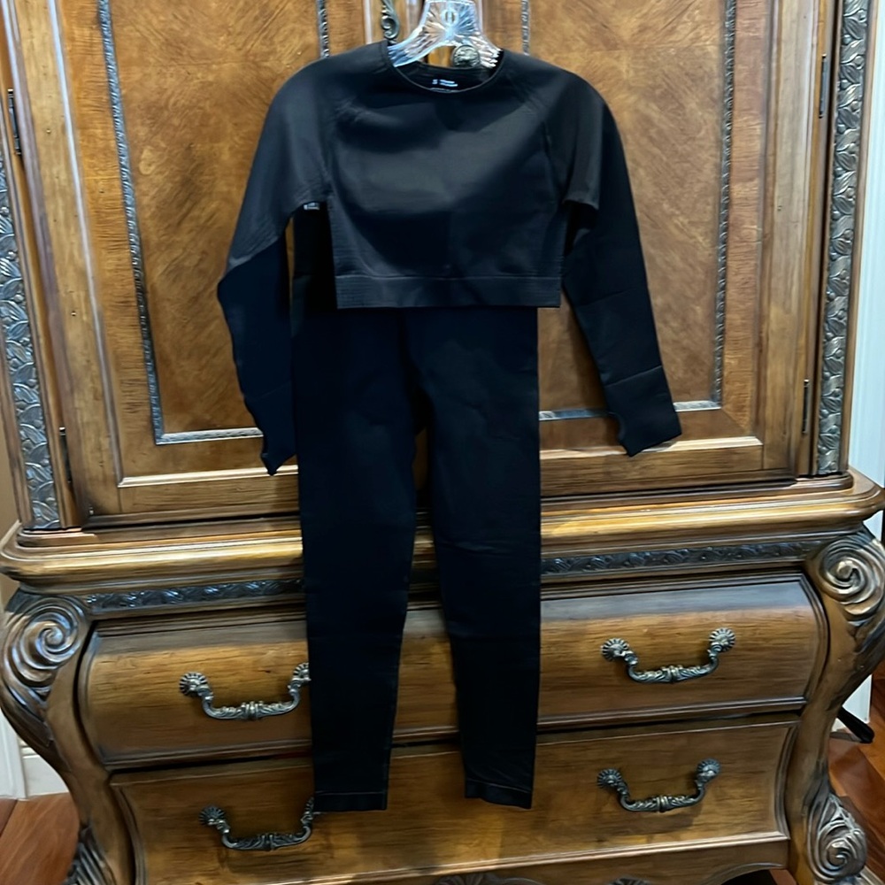 NWOT 2pc Workout Set